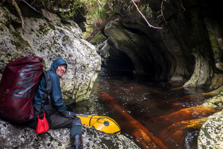 kanyontura felfele tasmania vadul hegyes esoerdejeben 06